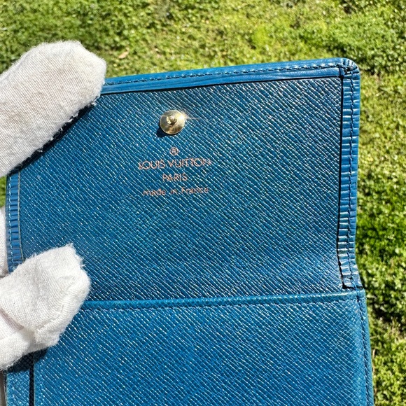 Preloved Louis Vuitton Blue Epi Compact Wallet - Picture 5 of 10